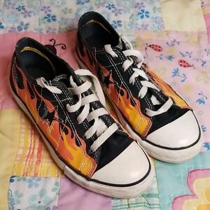 Converse Kids Sneakers with Flame Design Size 3 Youth